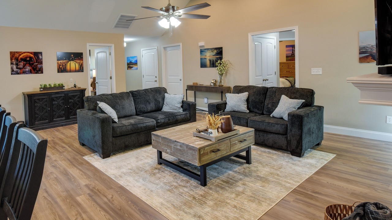 Photo of Livingroom in Pendleton