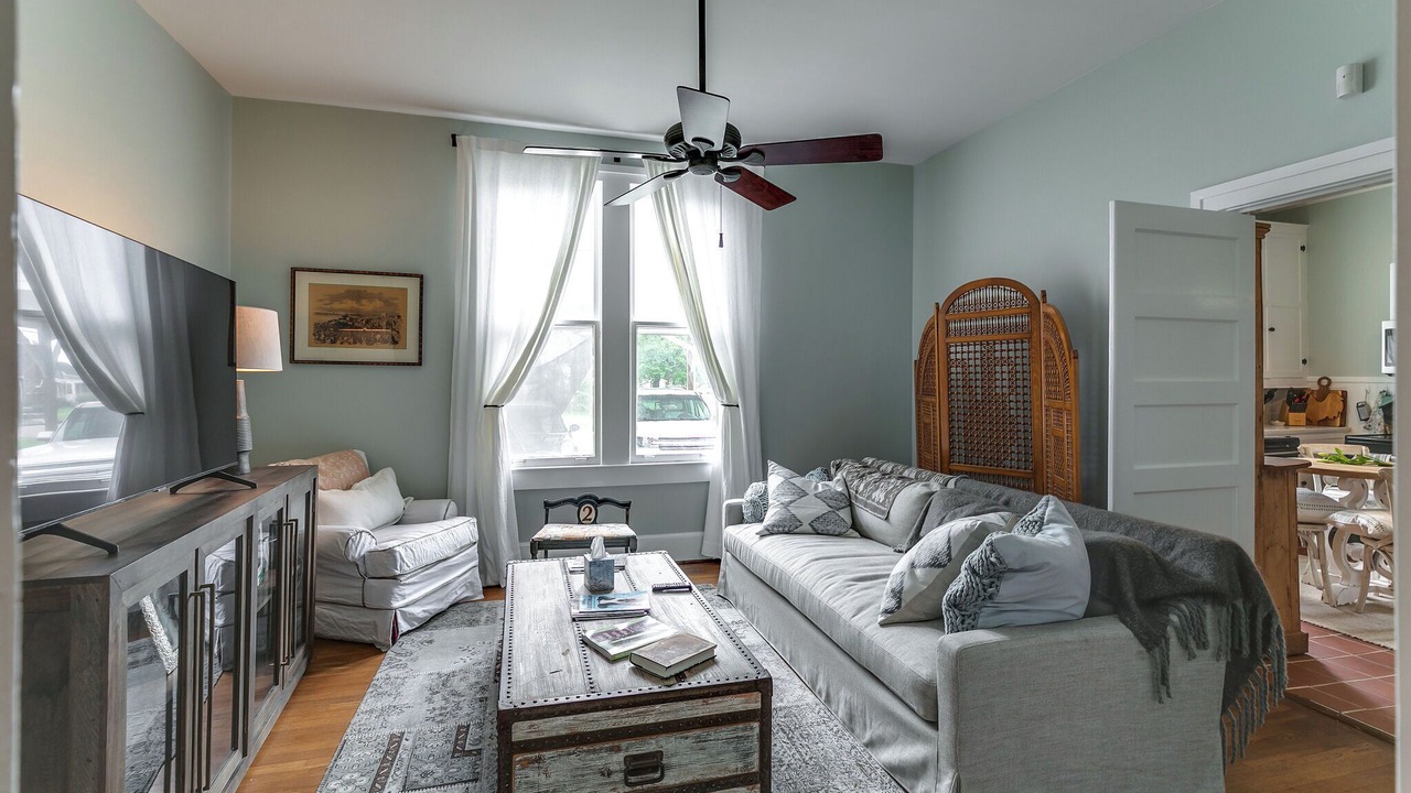 Photo of Livingroom in Mount Pleasant