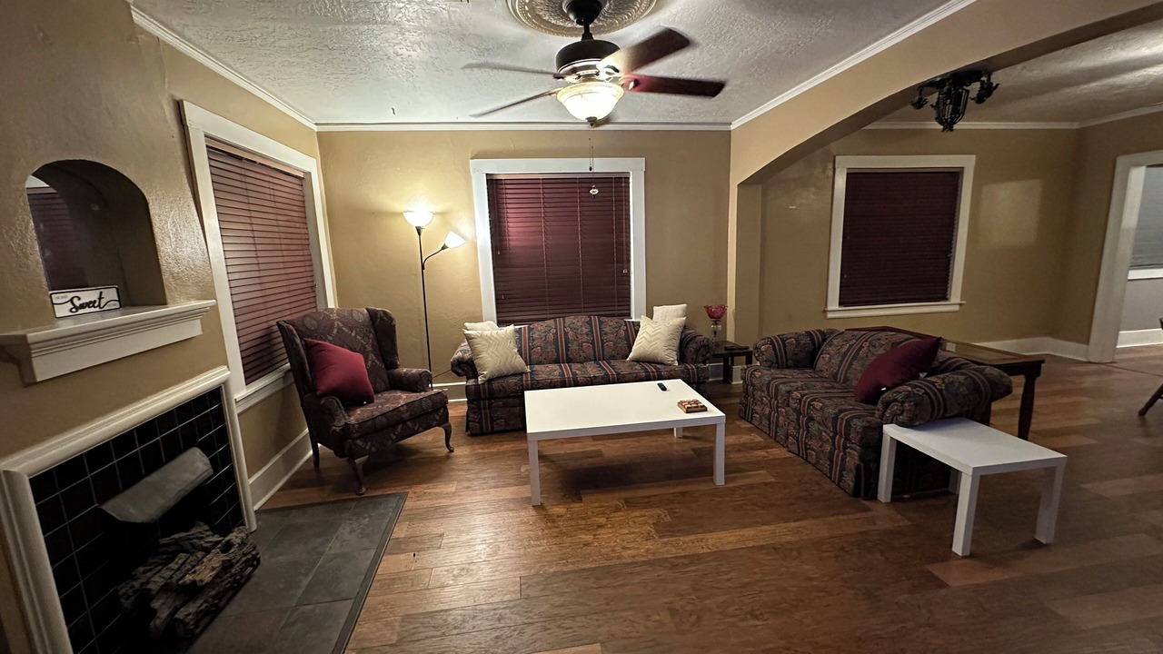Photo of Livingroom in Duncan