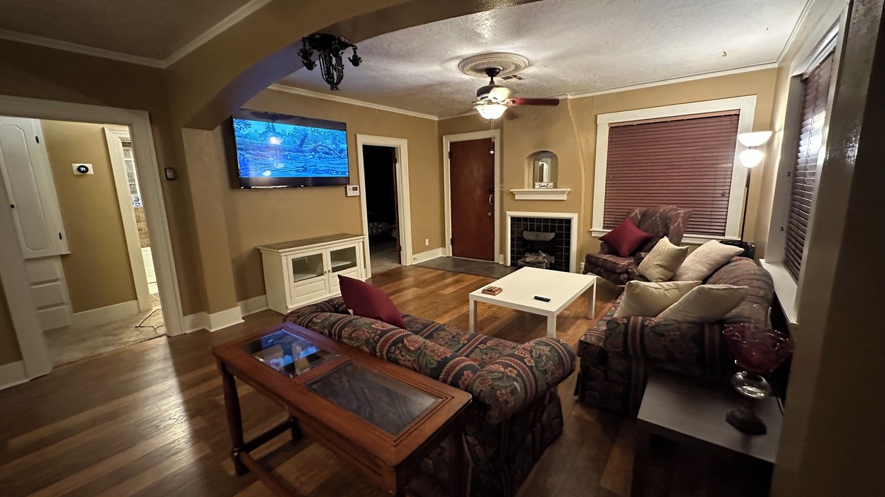 Photo of Livingroom in Duncan