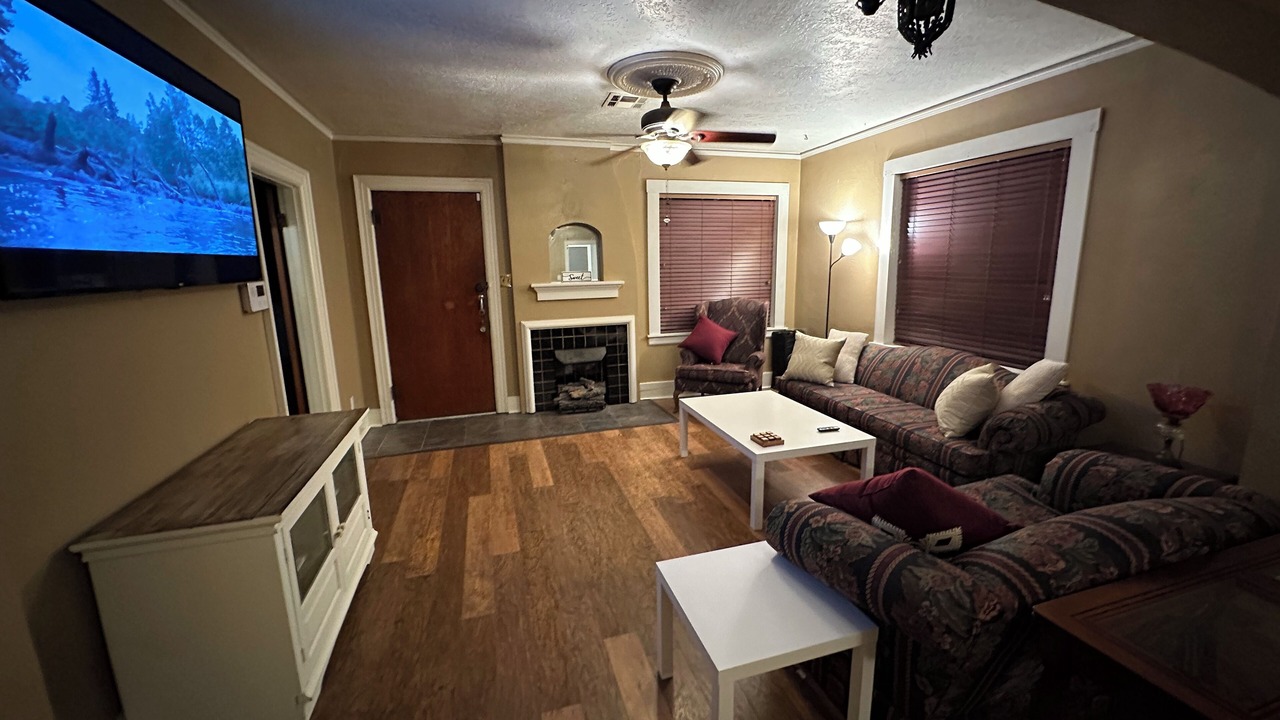 Photo of Livingroom in Duncan