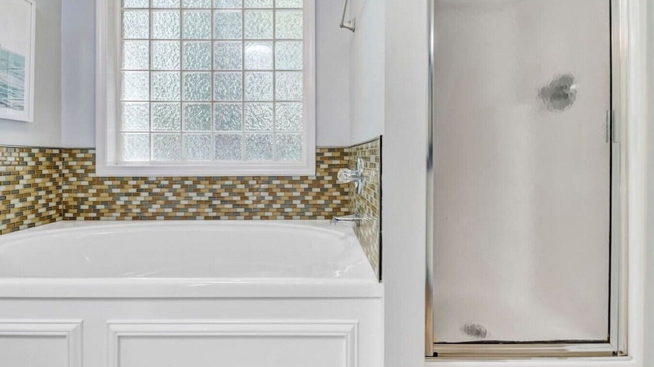 Photo of Bathroom in Huntcliff