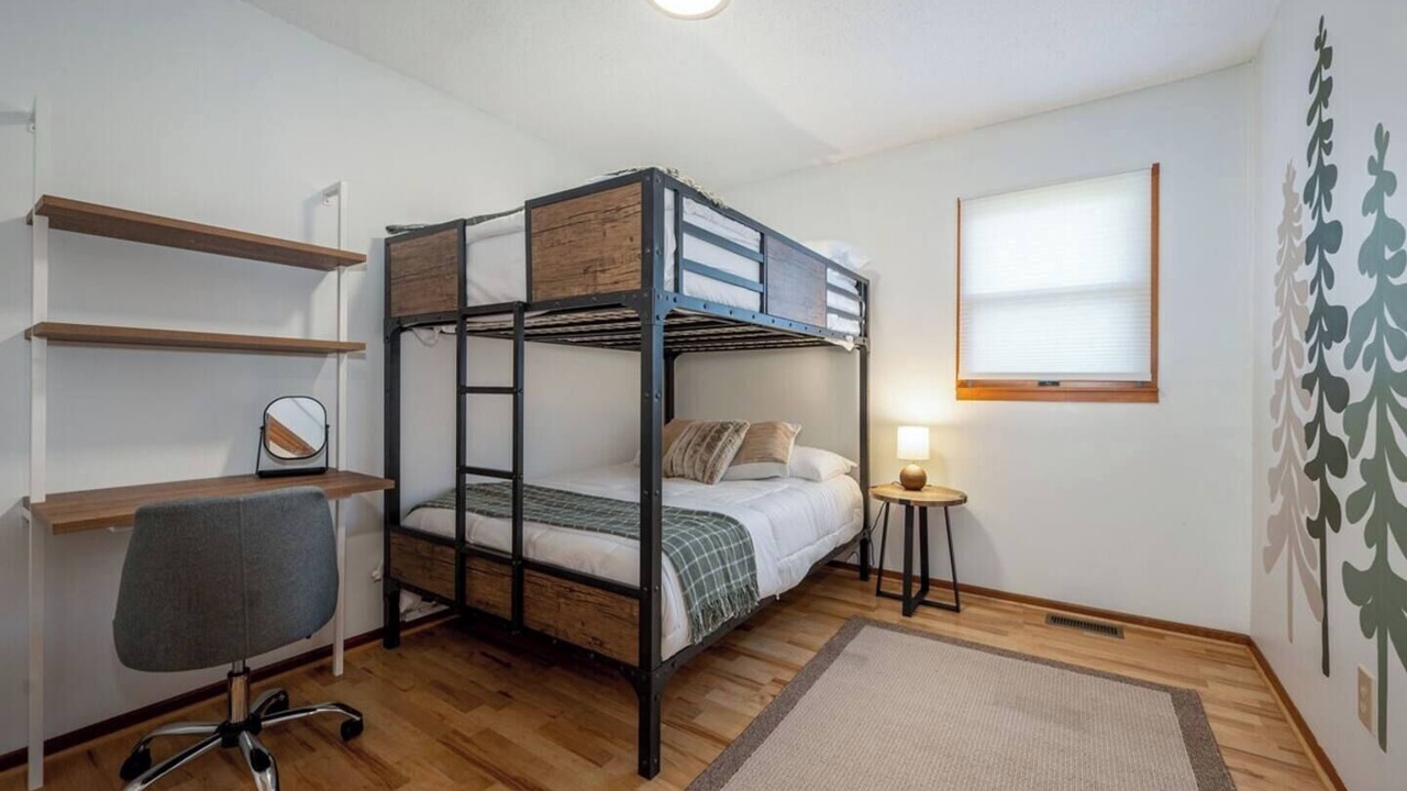 Photo of Bedroom in Cohasset