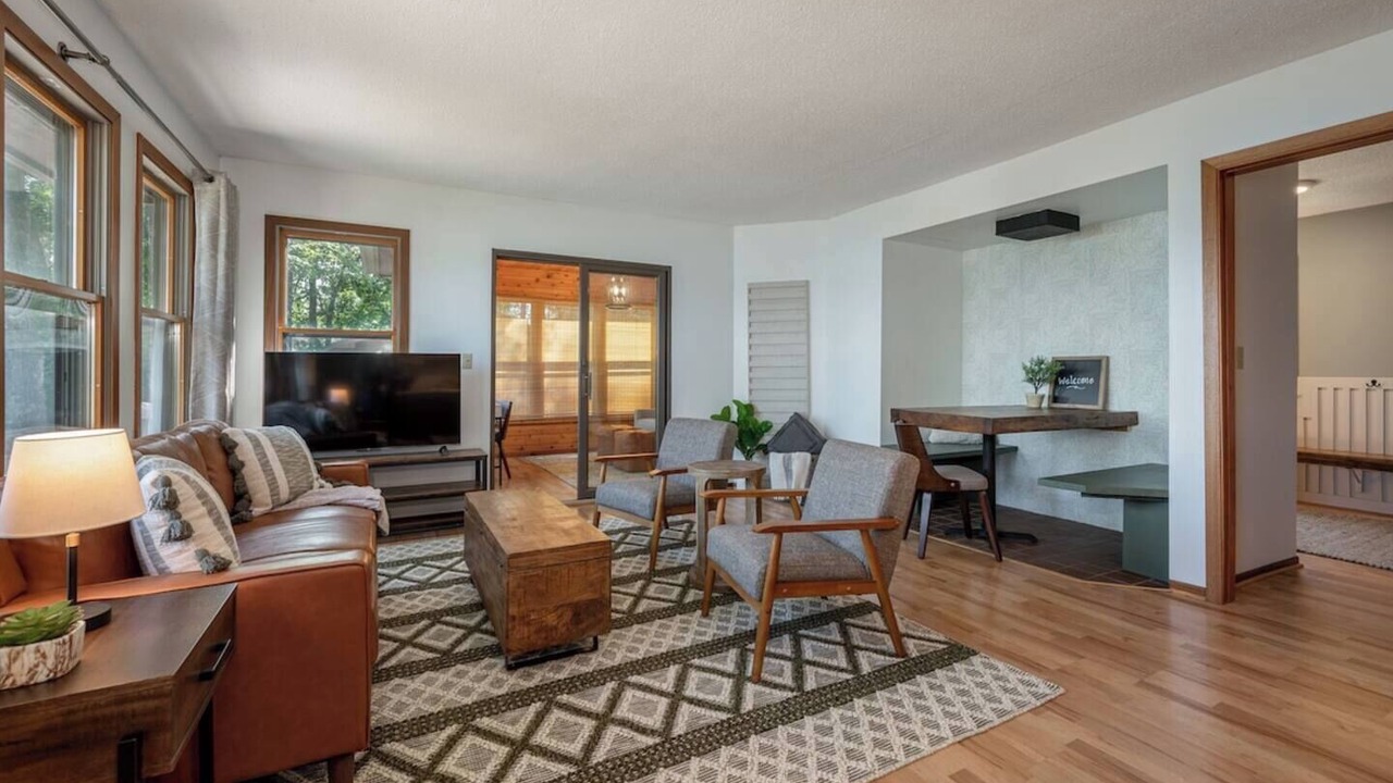 Photo of Livingroom in Cohasset