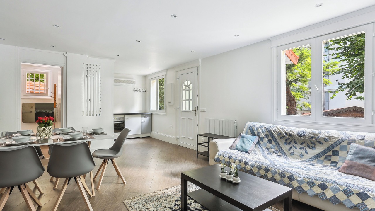 Photo of Livingroom in Saint-Cloud
