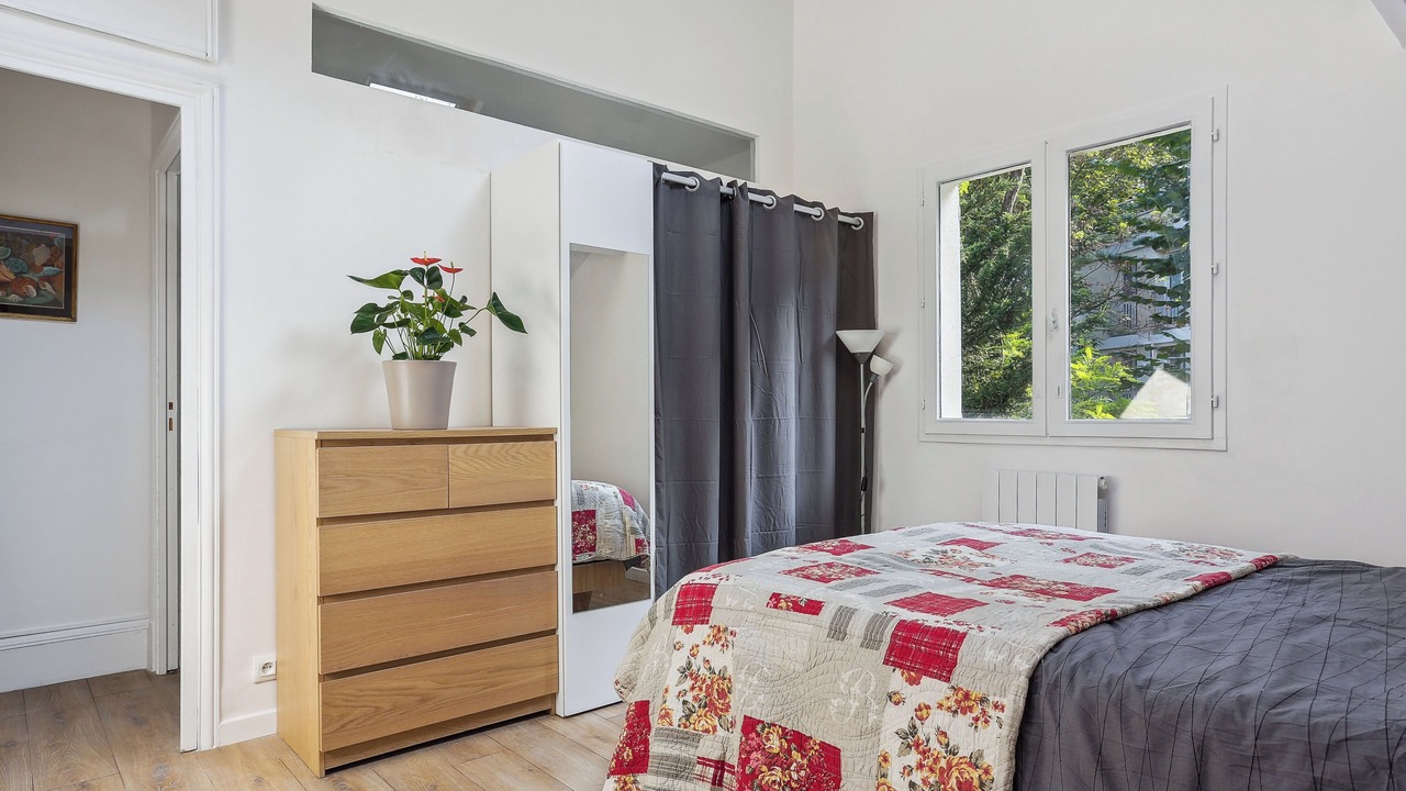 Photo of Bedroom in Saint-Cloud