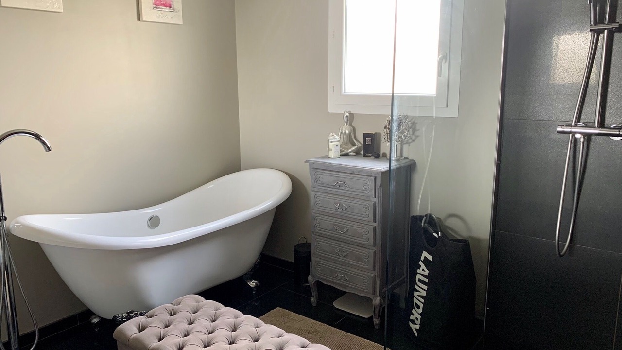 Photo of Bathroom in Pezens