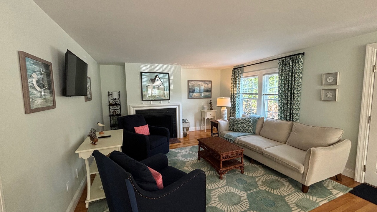 Photo of Livingroom in Dartmouth