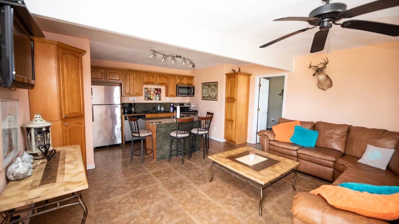 Photo of Livingroom in Boothville-Venice