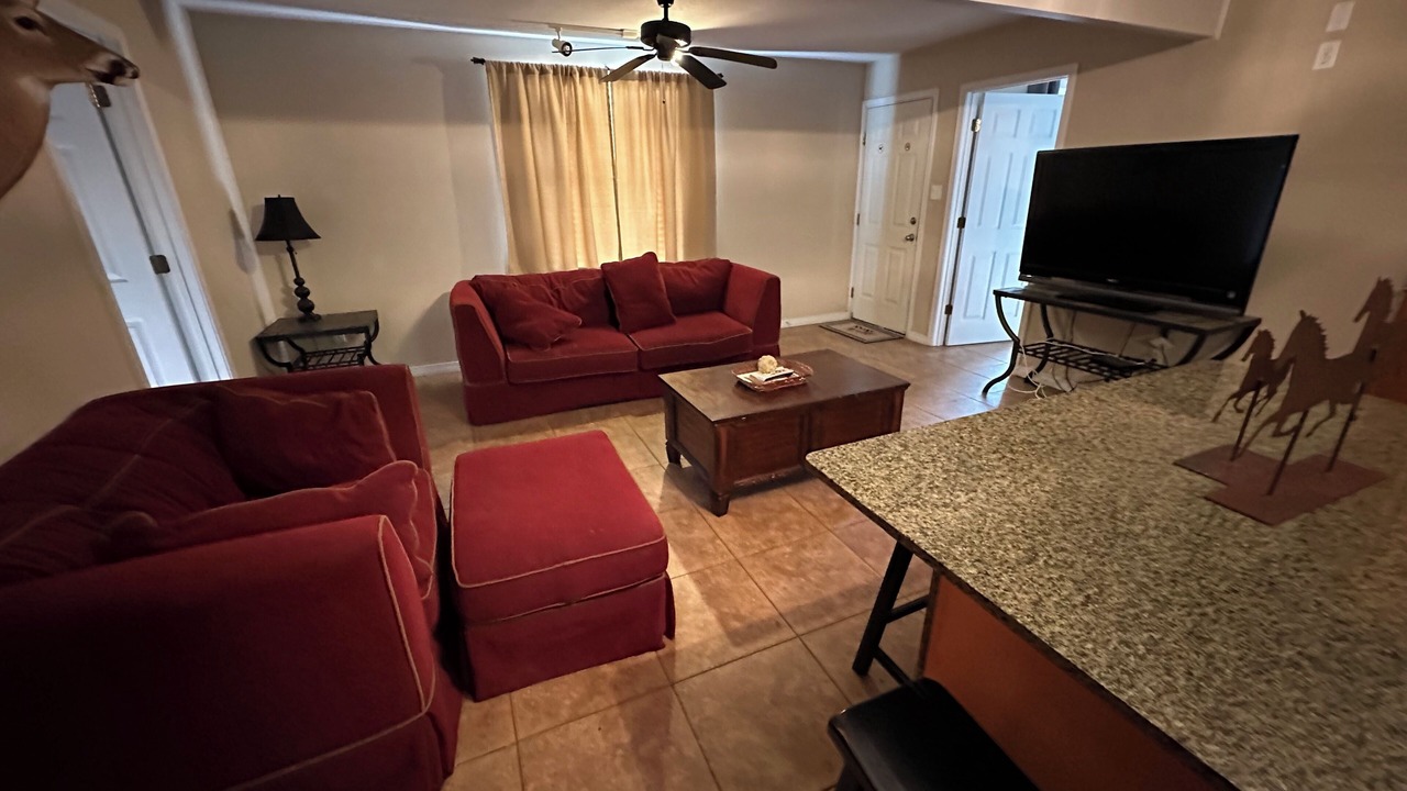Photo of Livingroom in Boothville-Venice