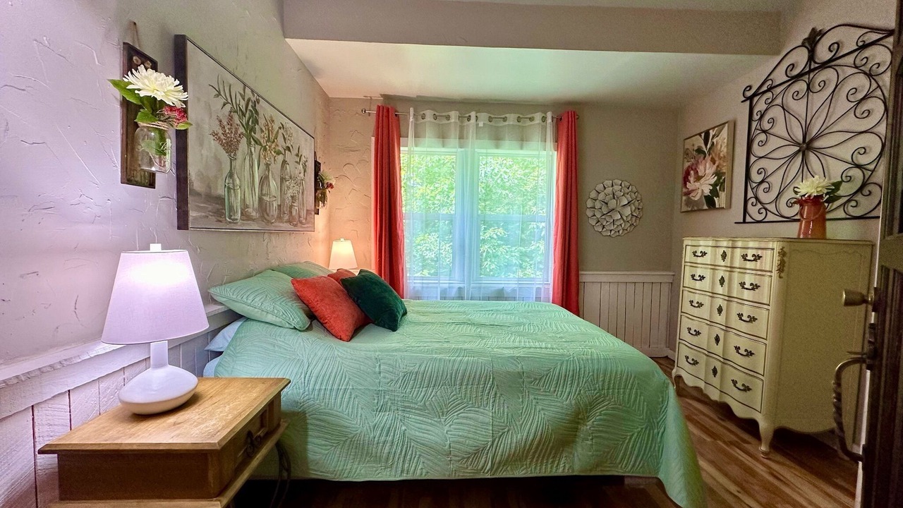 Photo of Bedroom in Steelville