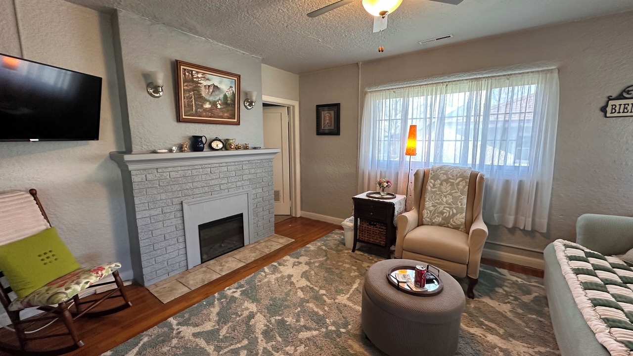 Photo of Livingroom in Ottumwa