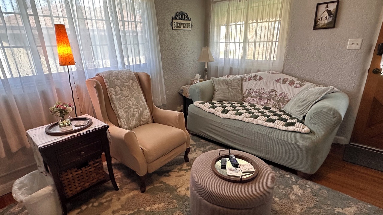 Photo of Livingroom in Ottumwa