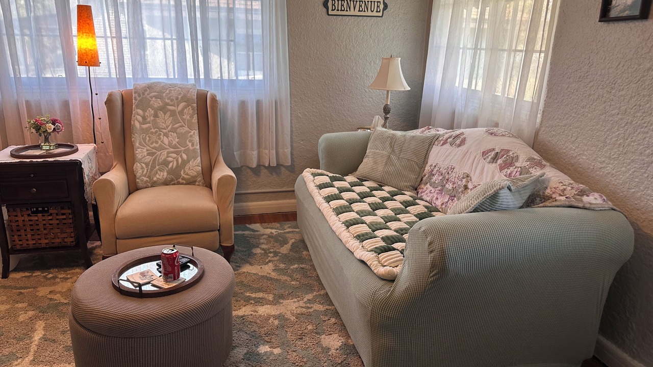 Photo of Livingroom in Ottumwa