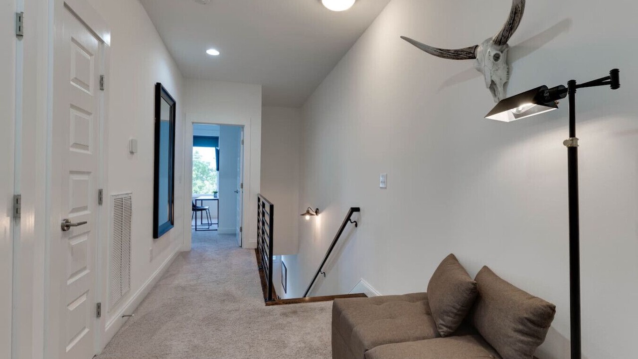 Photo of Livingroom in Eighth Avenue