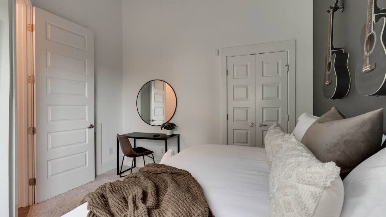 Photo of Bedroom in Eighth Avenue
