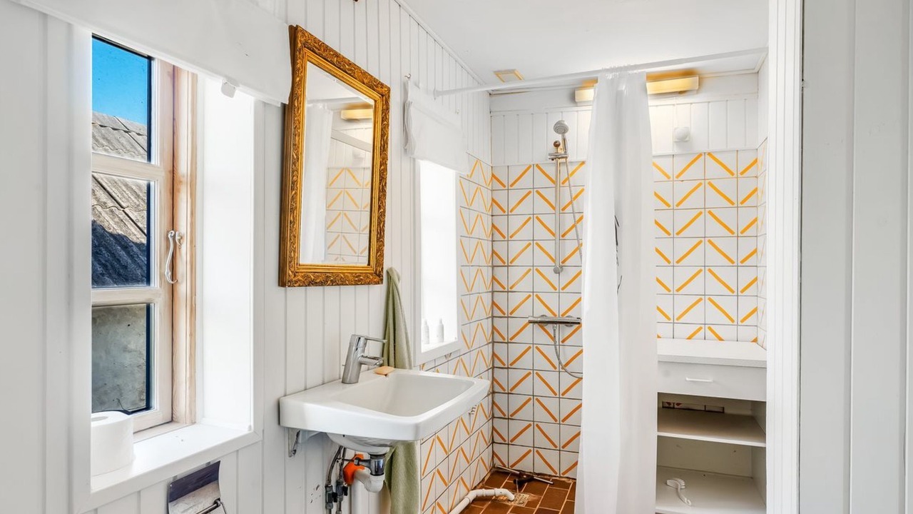 Photo of Bathroom in Logstor