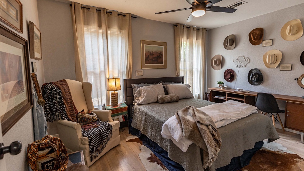 Photo of Bedroom in River Oaks