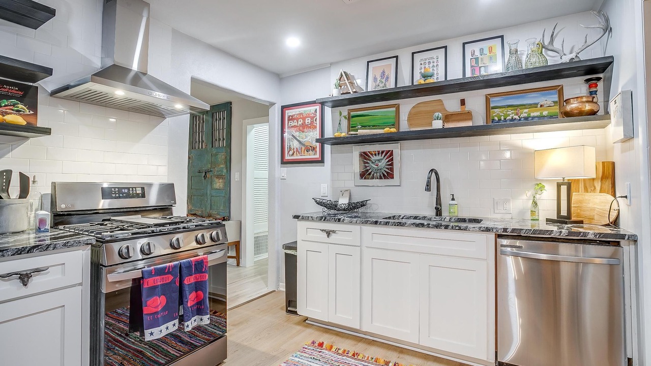 Photo of Kitchen in River Oaks