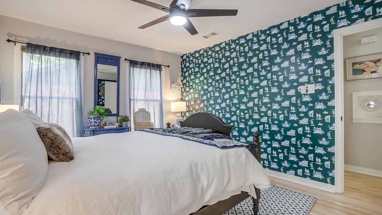 Photo of Bedroom in River Oaks