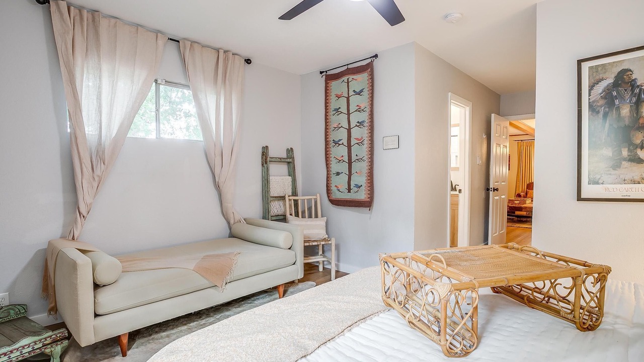 Photo of Bedroom in River Oaks
