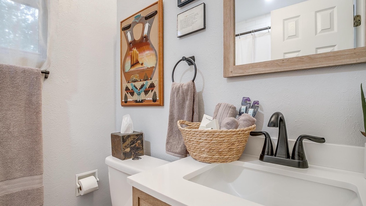Photo of Bathroom in River Oaks