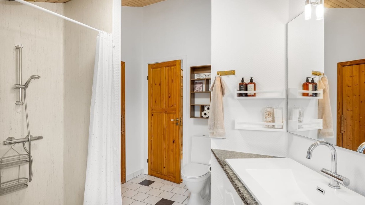 Photo of Bathroom in Lonstrup