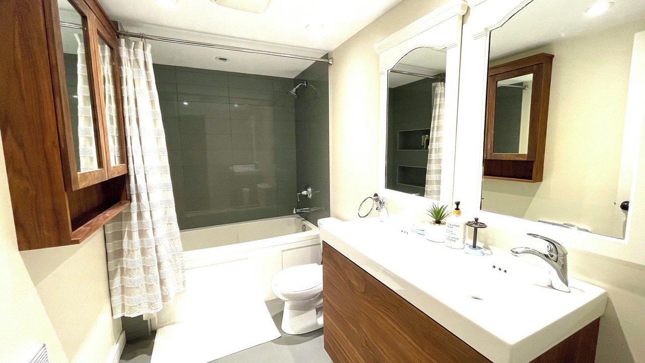 Photo of Bathroom in Mille-Isles