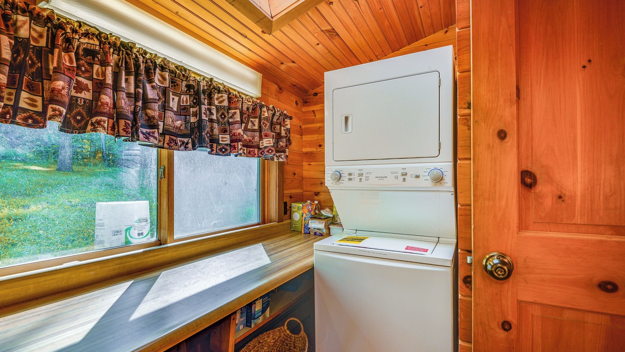 Photo of Bedroom in Wellesley Island