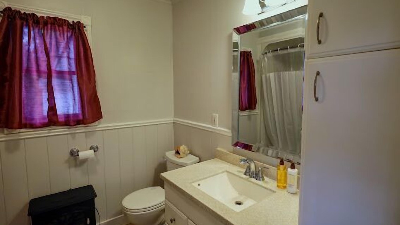 Photo of Bathroom in Lavigne