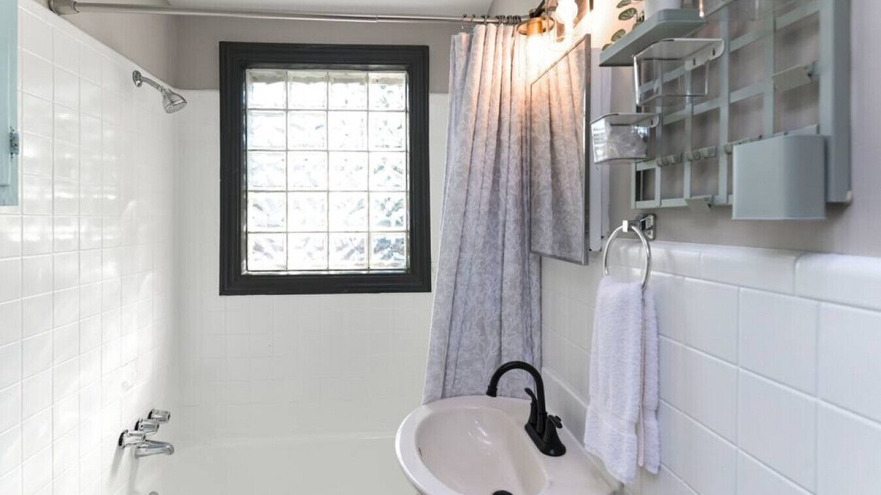 Photo of Bathroom in Earlewood