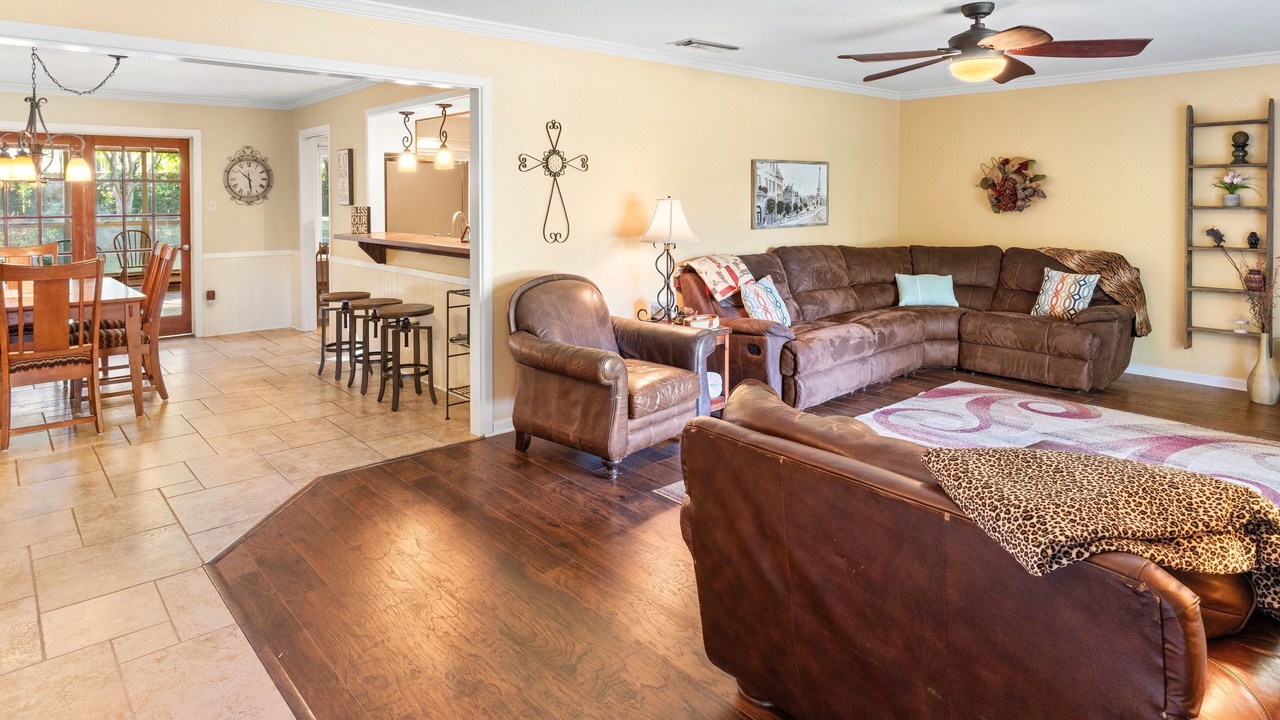 Photo of Livingroom in Longview