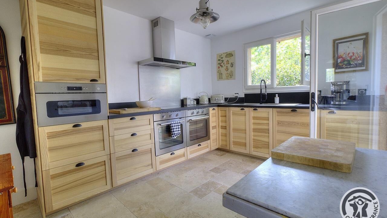Photo of Kitchen in Grezieu-la-Varenne