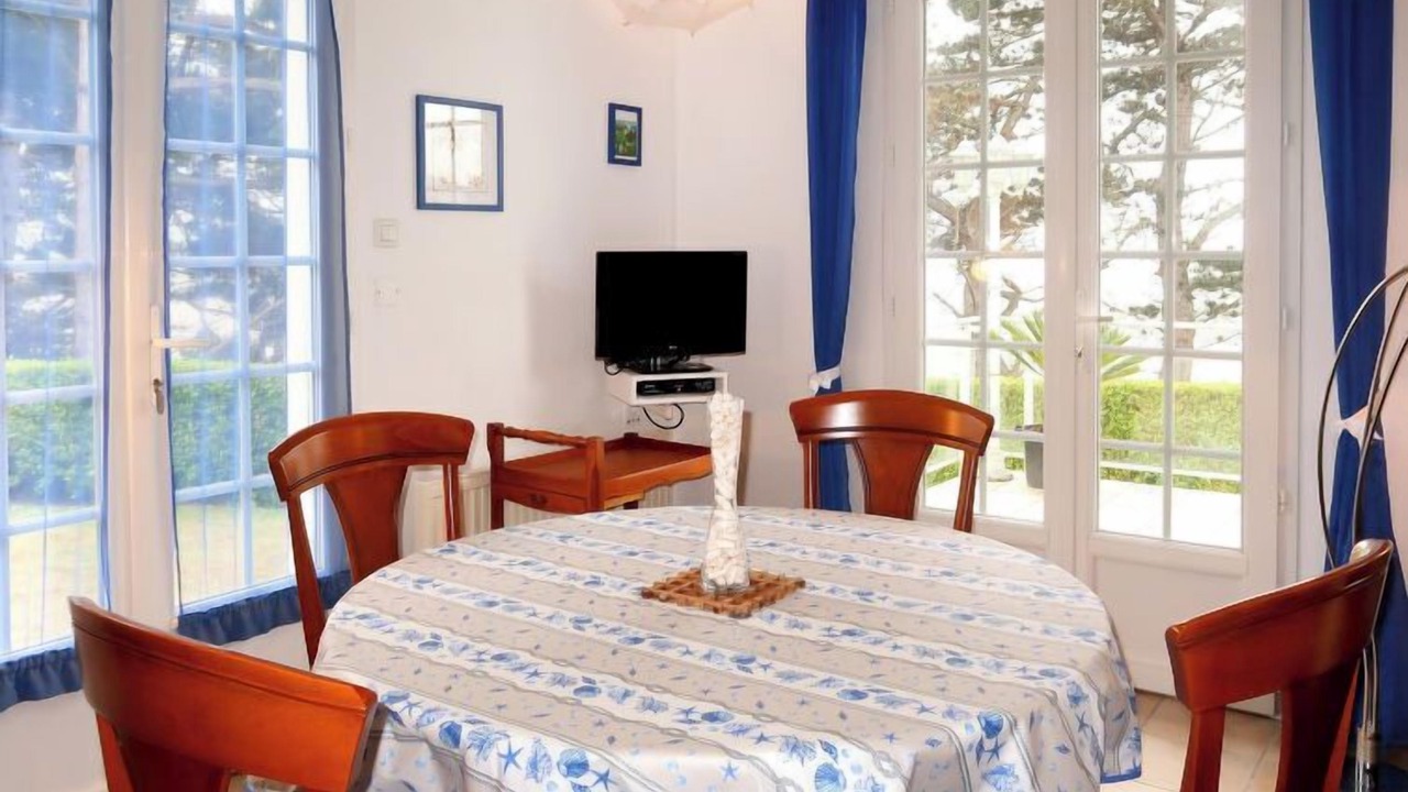 Photo of Bedroom in Saint-Michel-en-Greve