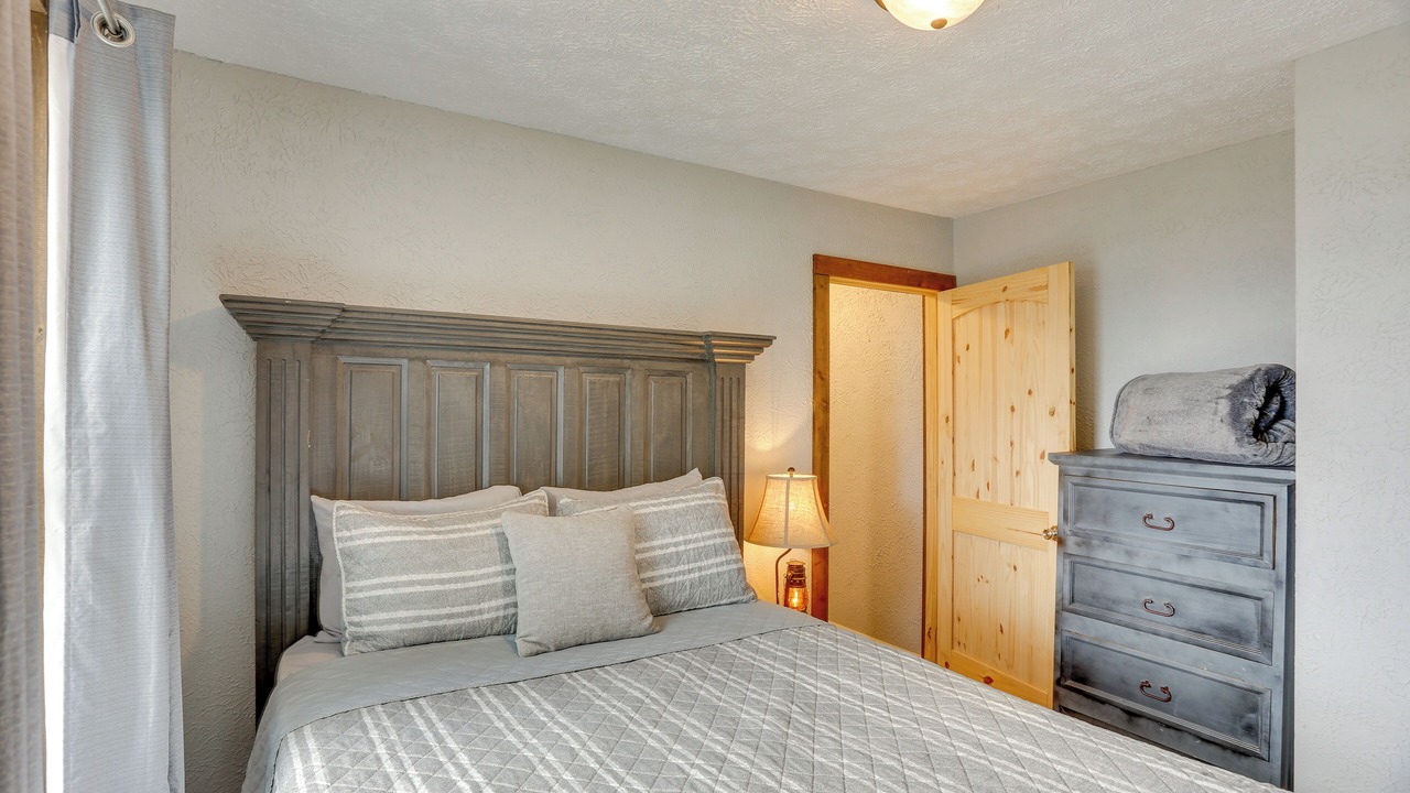 Photo of Others in Flat Rock