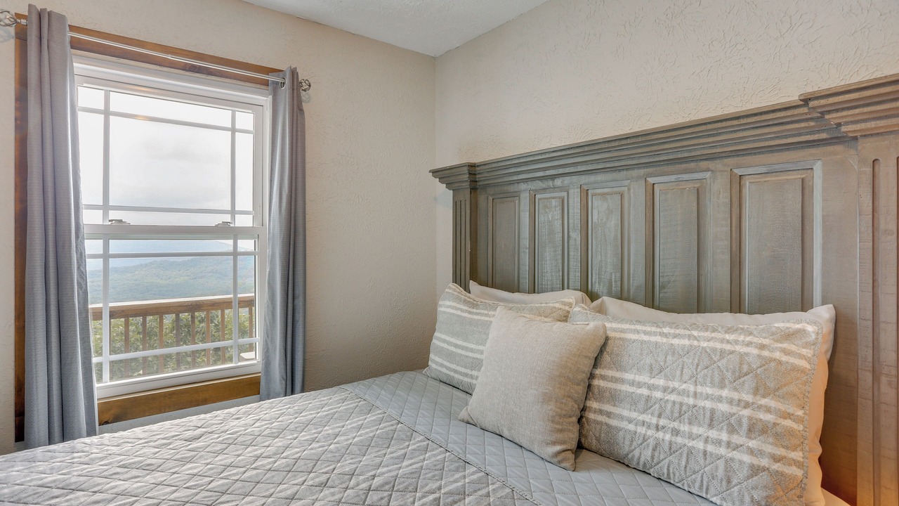 Photo of Bedroom in Flat Rock