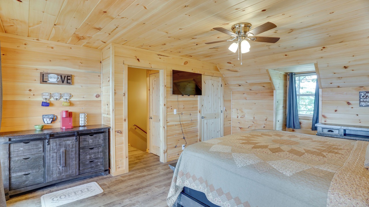 Photo of Bedroom in Flat Rock