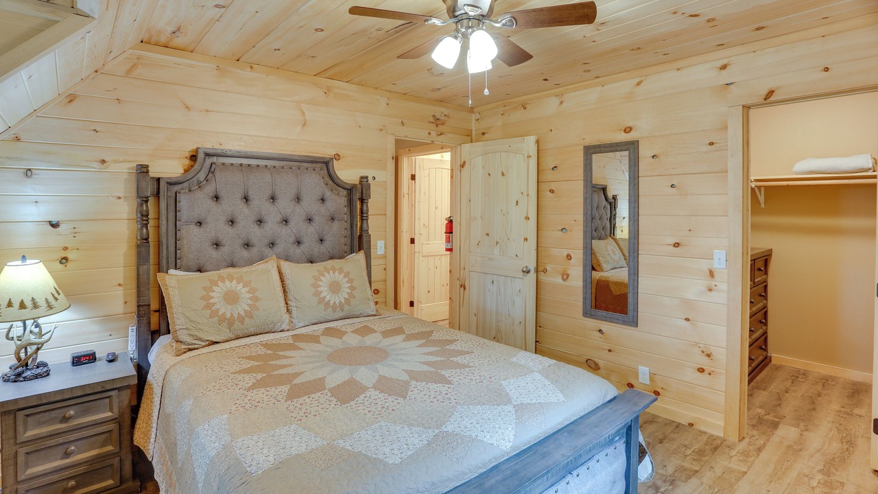 Photo of Bedroom in Flat Rock