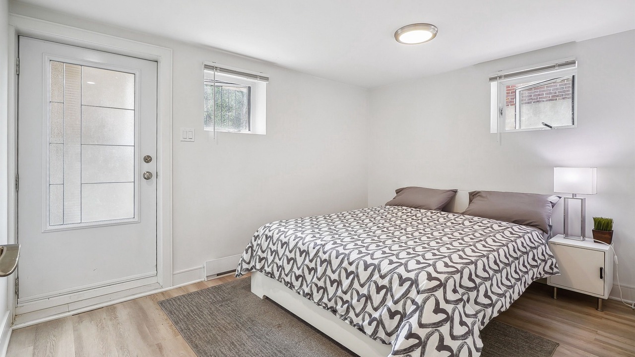 Photo of Bedroom in Cote-Des-Neiges—Notre-Dame-De-Grace
