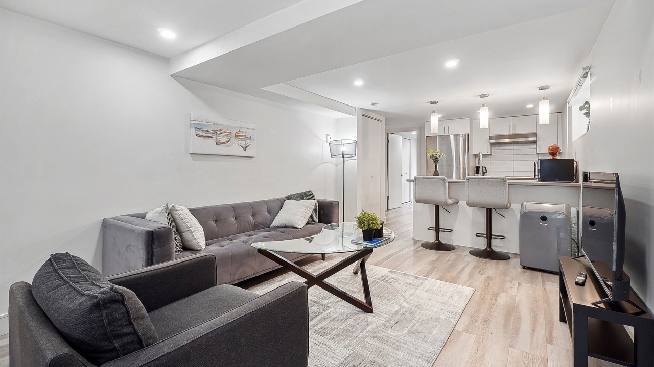 Photo of Livingroom in Cote-Des-Neiges—Notre-Dame-De-Grace