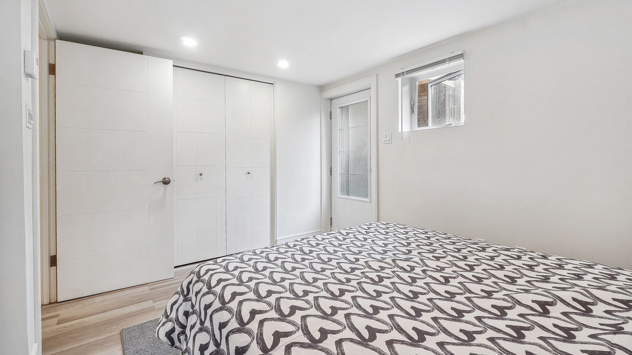 Photo of Bedroom in Cote-Des-Neiges—Notre-Dame-De-Grace