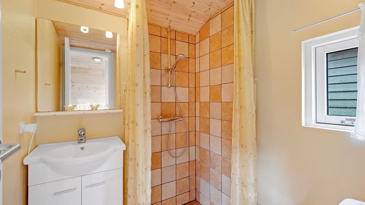 Photo of Bathroom in Skjern