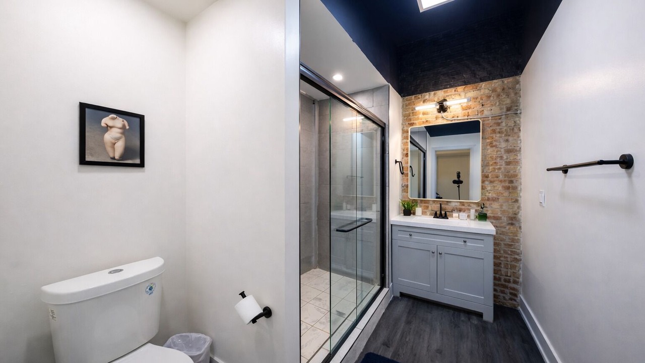 Photo of Bathroom in Near South Side