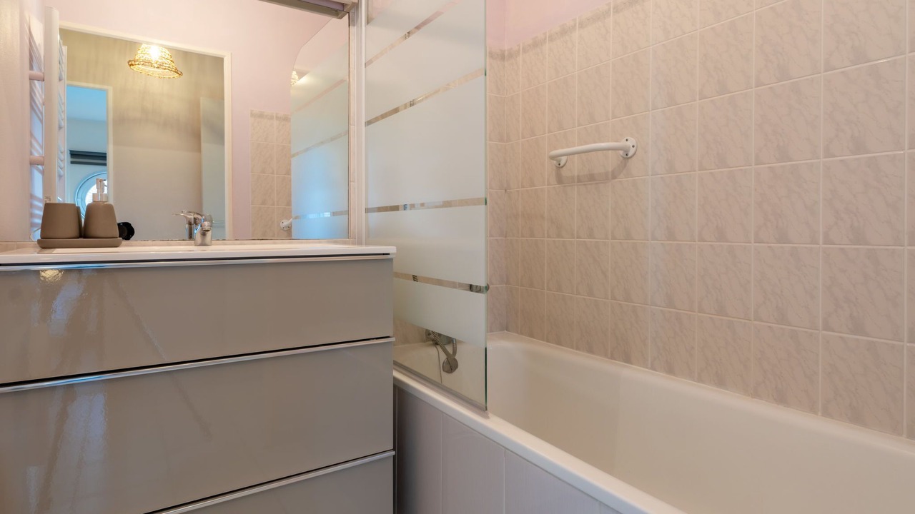 Photo of Bathroom in Port Guillaume