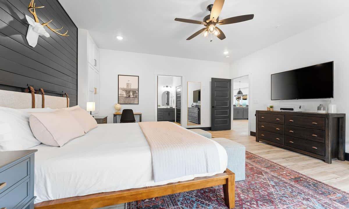 Photo of Bedroom in Kimberling City