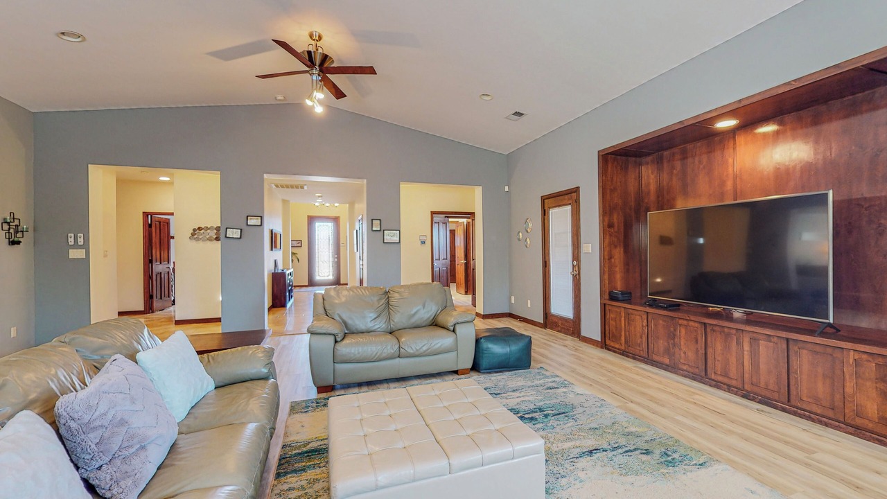 Photo of Livingroom in Westside