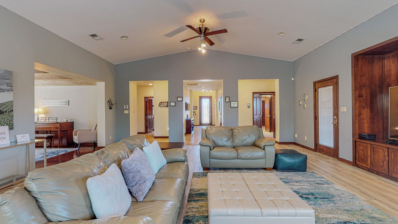 Photo of Livingroom in Westside