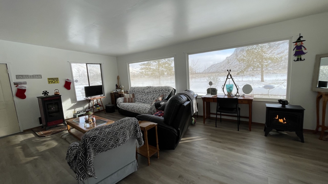 Photo of Livingroom in Naches