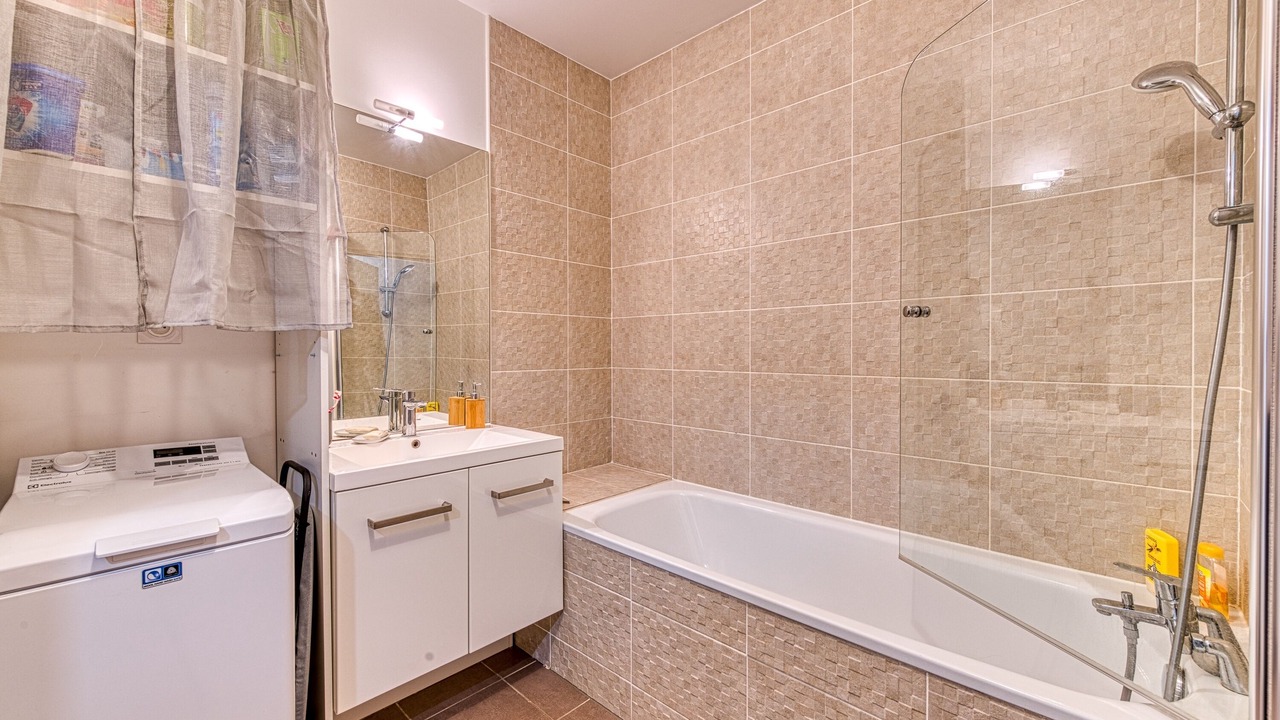 Photo of Bathroom in Epinay-sur-Seine