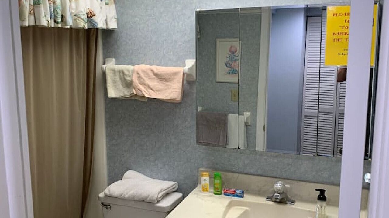 Photo of Bathroom in Clewiston